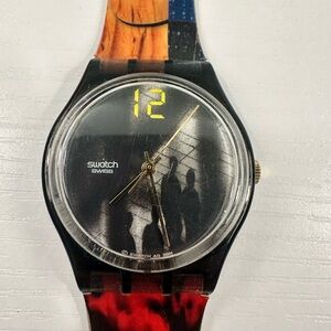 Swatch GP210 The Man With The Golden Gun Watch James Bond 007 - New Battery